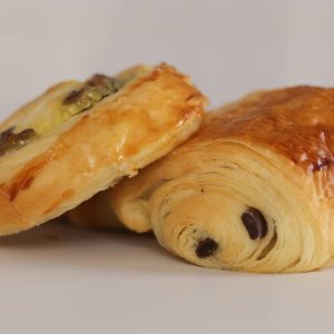 Pain au chocolat et pain au raisin | Les pâtisseries Céleste