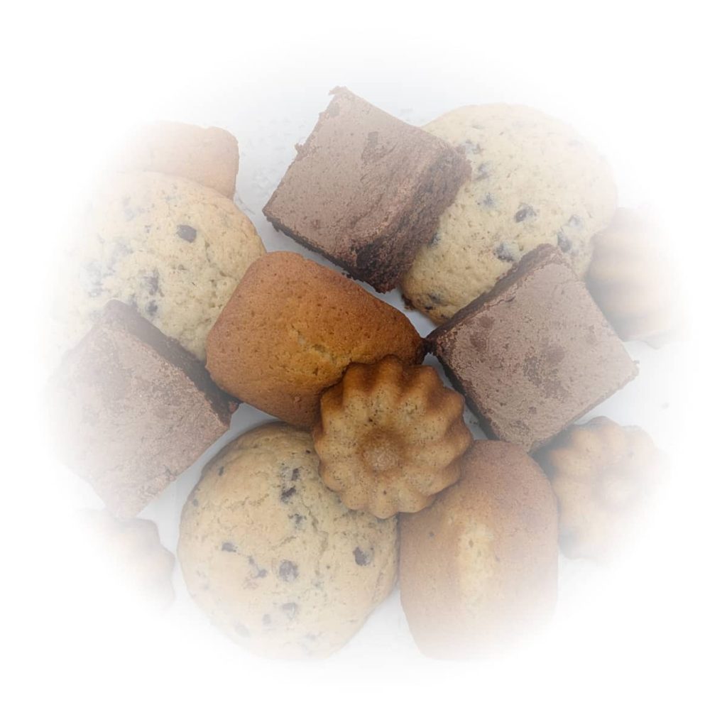 Plateau de gâteau et biscuits de voyage